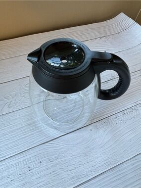 Oster 12-Cup Coffee Maker Replacement Carafe Glass Pot Missing Lid Piece As-It
